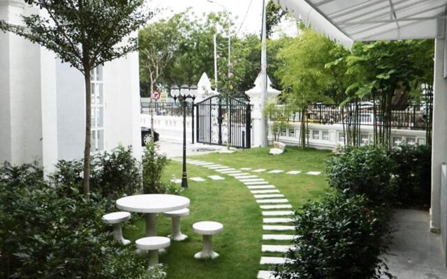 Apple Heritage Hotel