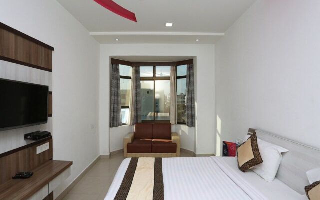 Capital O 10970 Hotel Krishna Palace