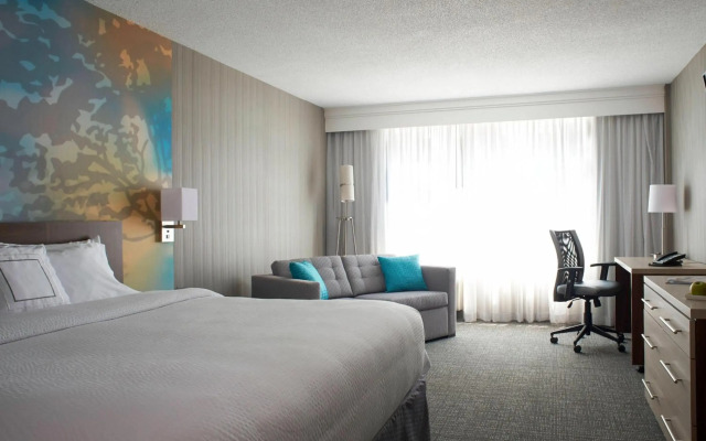 Courtyard by Marriott Downtown Toronto