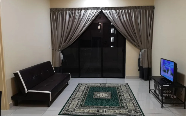 Cozy Condo at The Meridin Medini