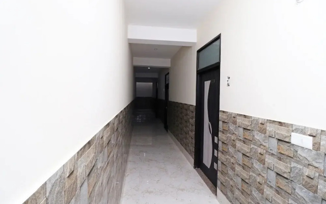 OYO 17425 Dwarka Palace