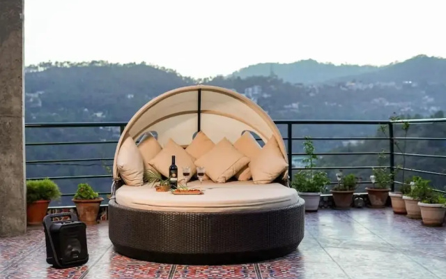 ELIVAAS Dilli House Villa with Pvt pool