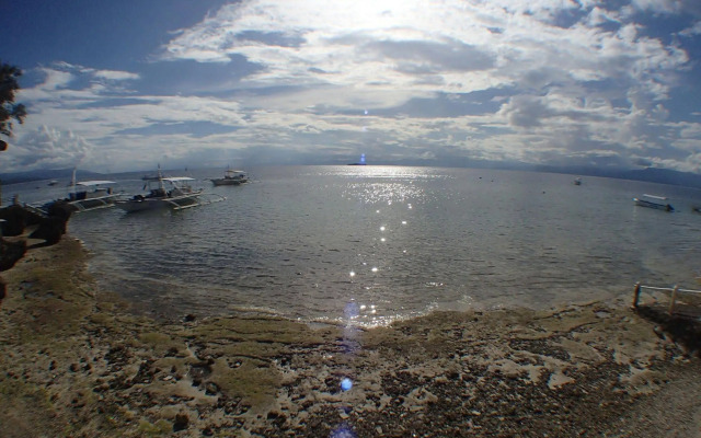 Pescadores Seaview Suites Moalboal