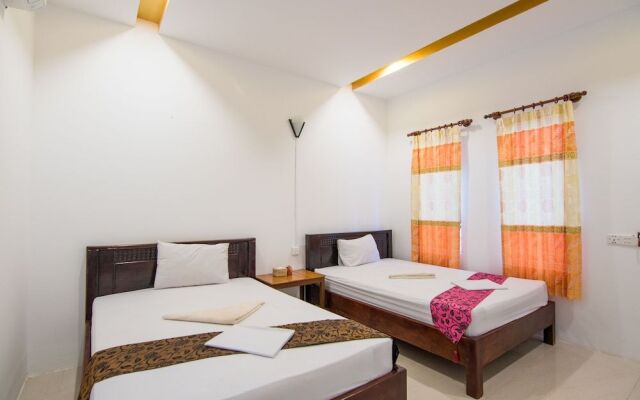 Golden Ganesha Villa - Hostel