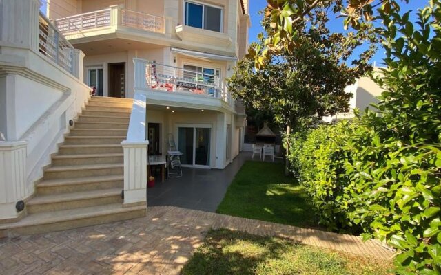 Cozy 2 Room Apartment With Garden near Athens Air-Port