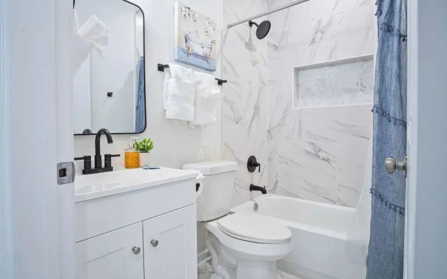 Urban Delight 4br/3ba Near City Center