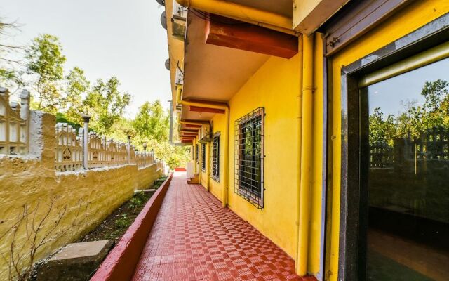 Oyo 28139 Hotel Empire