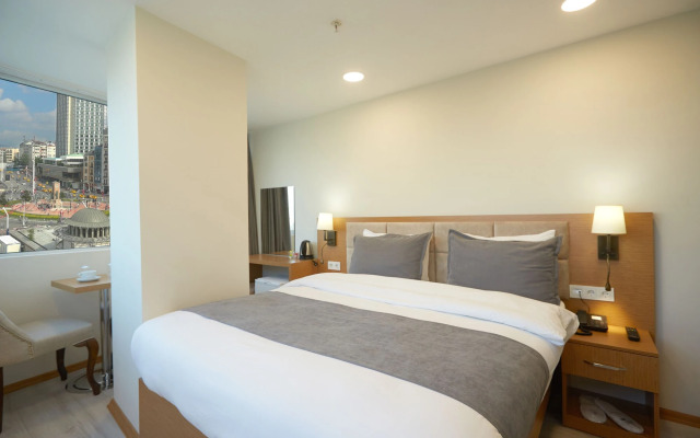 Kartal Palace Taksim Square