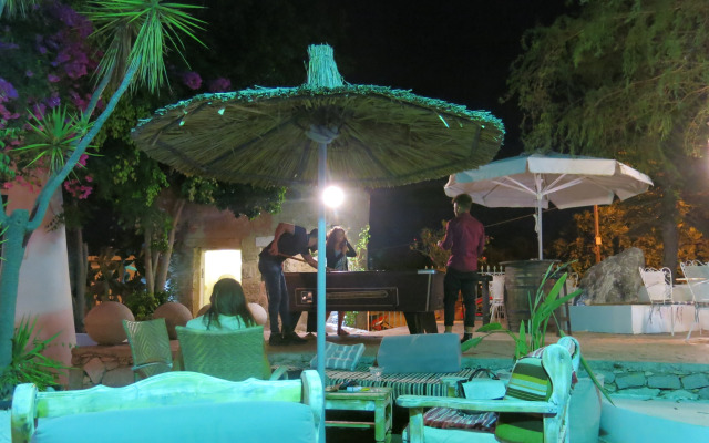 Gorgona Studios and Apartments