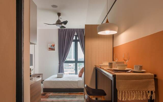 Neu Suites Residence, Embassy Row