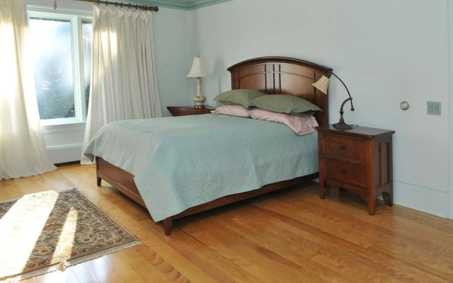 Bass Manor Bed and Breakfast & Art Museum - фото 4