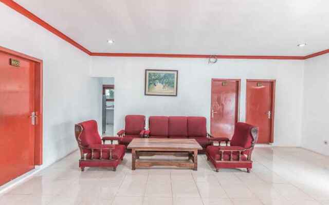 Oyo 2307 Wisma Laguna Village