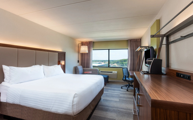 Holiday Inn Express Hauppauge-Long Island