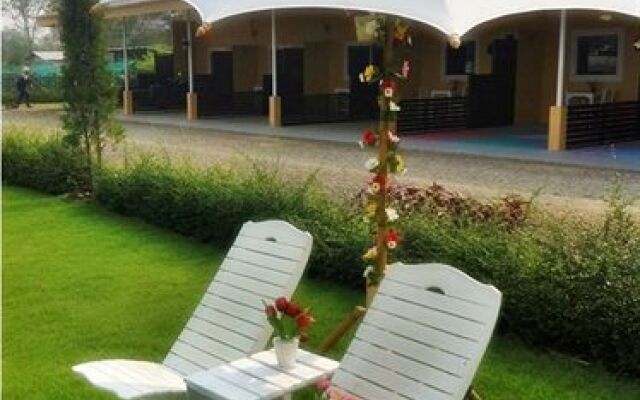 Runway Station Resort