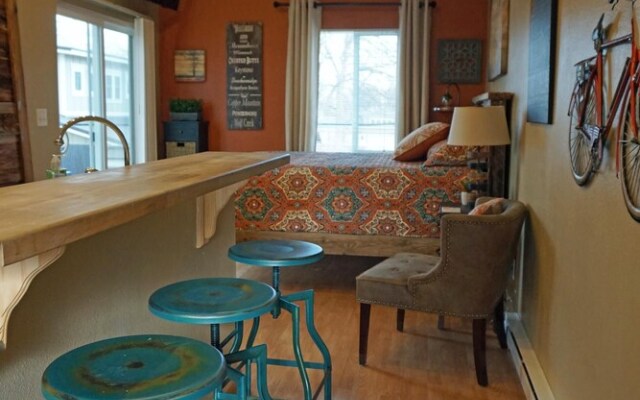 Industrial Old Town Bungalow w/ Free Cruiser Bikes