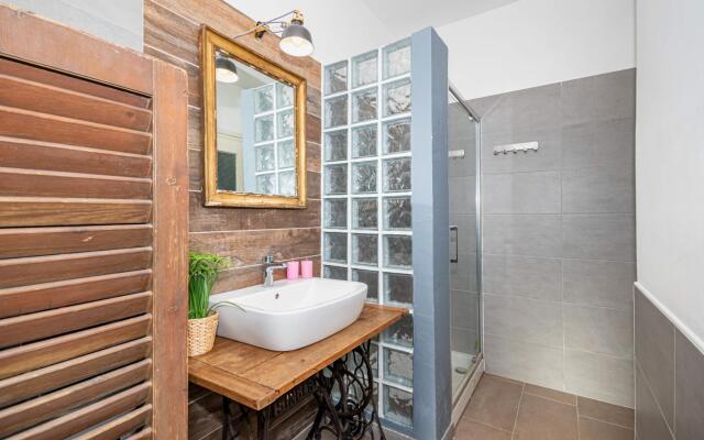 Cozy and Stylish House in Downtown Torino