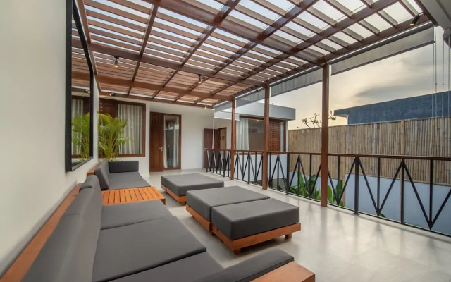 4BR Luxury Modern Contemporary Villa in Canggu