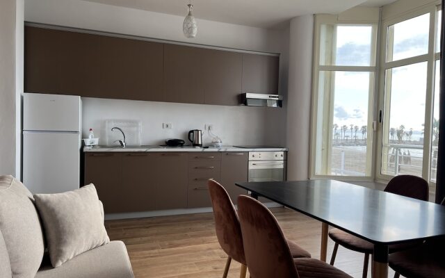 Wave Beachfront Apartments
