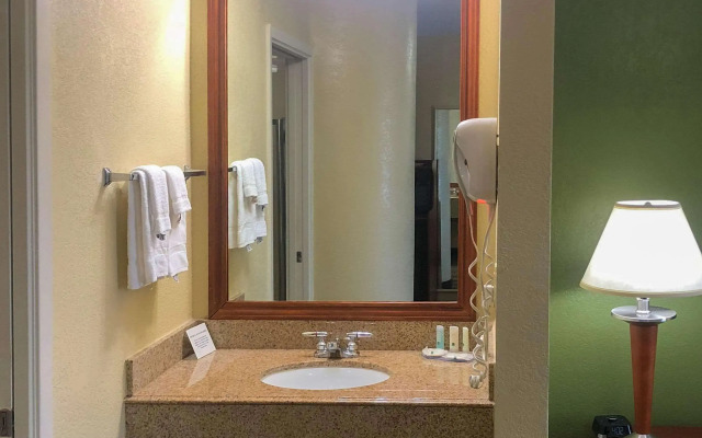 Quality Inn Baytown - Houston East