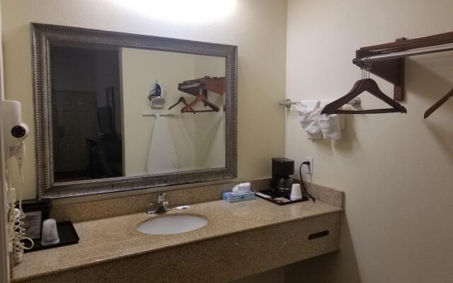 Executive Inn & Suites