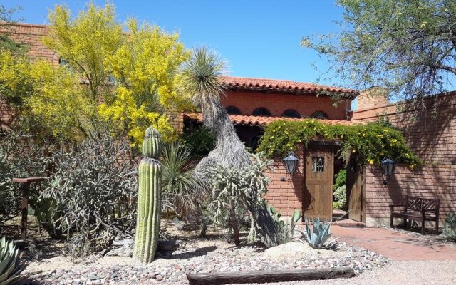 Desert Trails Bed  Breakfast