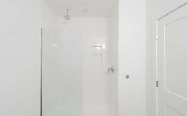 The Grove 6 by Avantstay Private Balcony