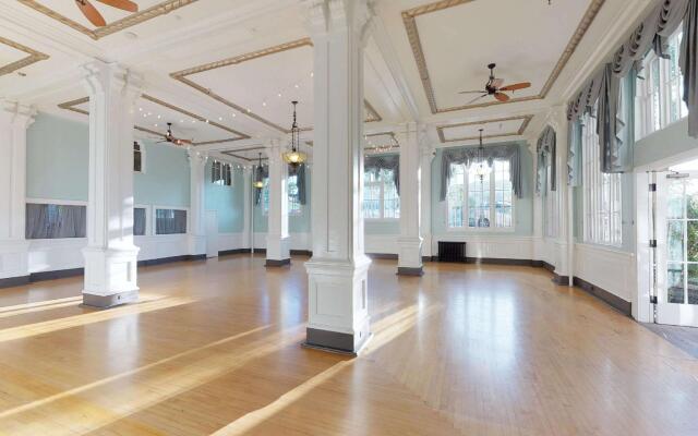 Hotel Petaluma, Tapestry Collection by Hilton