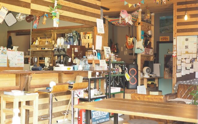 Trip Base Coconeel - Hostel