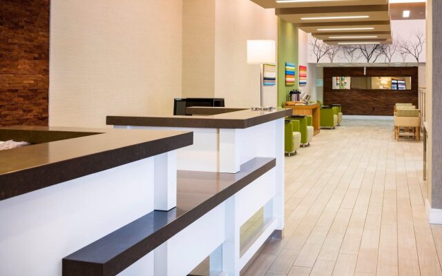 Holiday Inn Salem (I-93 At Exit 2)