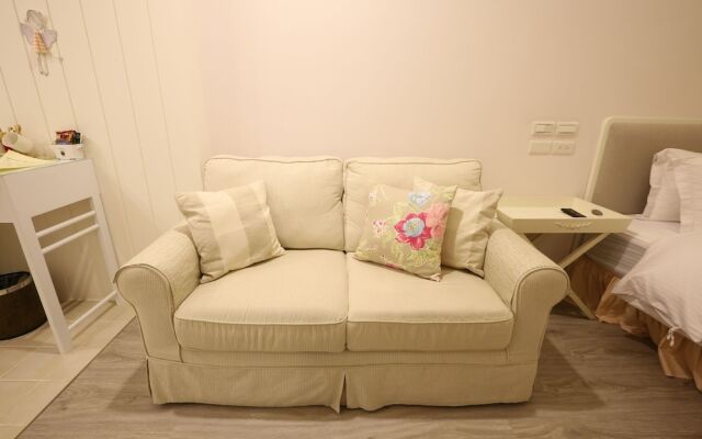 ibebe Light French B&B