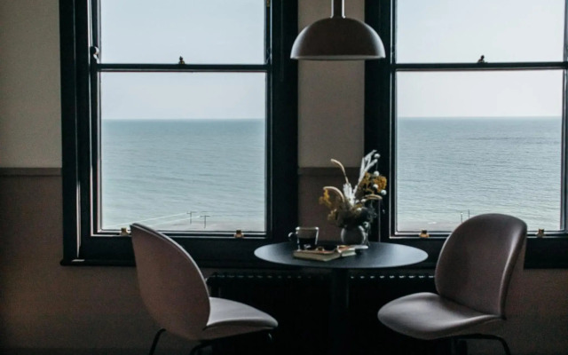 Port Hotel