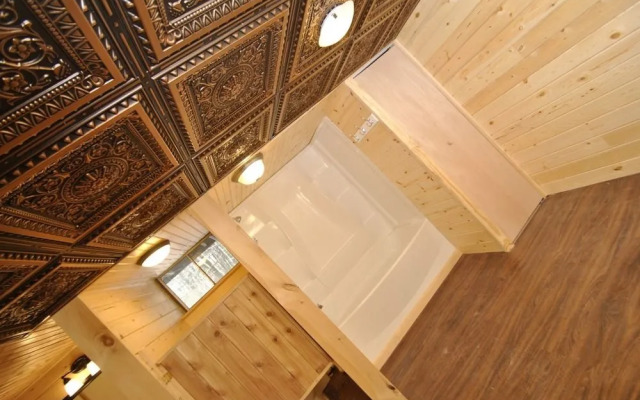 Paradise on Hurricane Creek