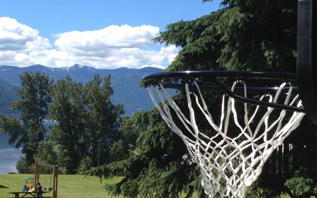 Kokanee Glacier Resort