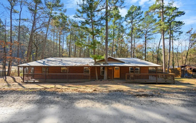 Outlaw Rose Cabin for 8!