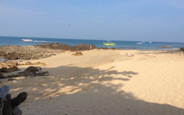 Lanta Riversand Resort