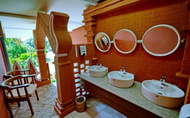 Ingyin Hotel
