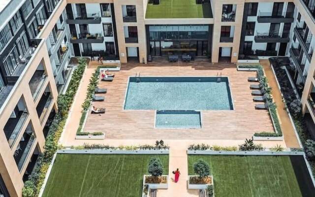 Golden Breeze Suites