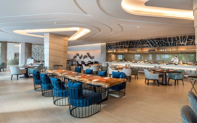 Novotel Phuket City Phokeethra Hotel