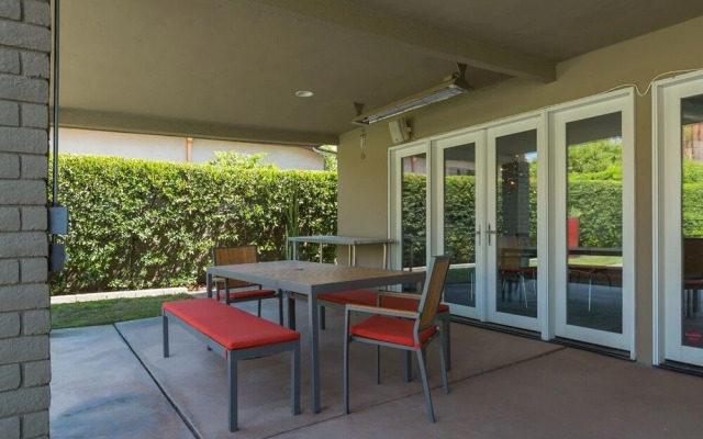 Tranquilo 3 Bedroom Home by RedAwning