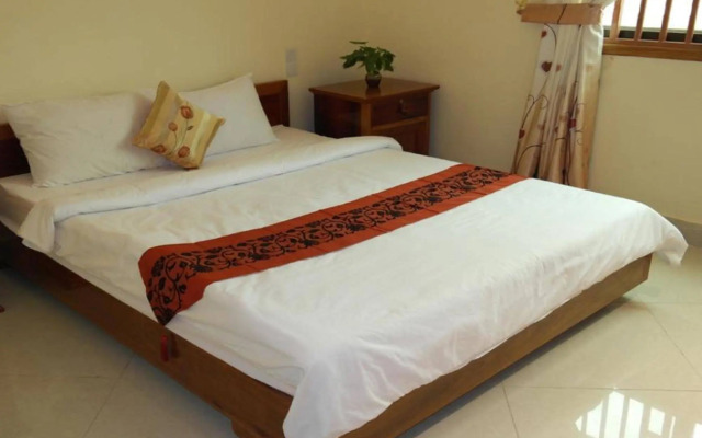 Lux Star Town Hotel