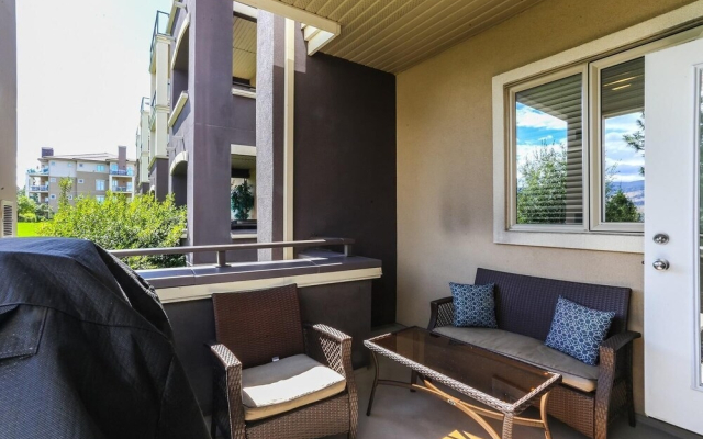 1312 Country Club Drive - 2 Bed + Den