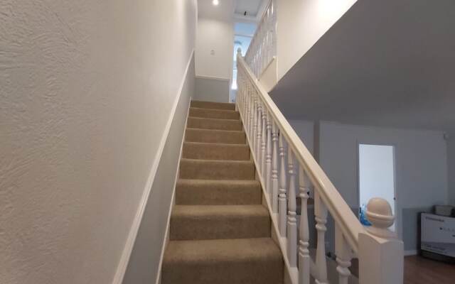 Beautiful and Luxurious 4-bed House in Essex