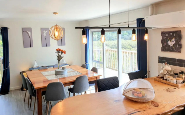 Unique Estuary & Bird Apartment in Te Haumi Paihia