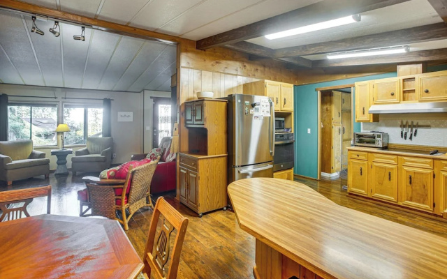 Secluded Port Townsend Retreat: Pets Welcome!