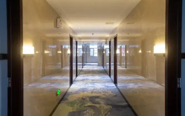 Carlton International Mansion (Huizhou University of Economics)
