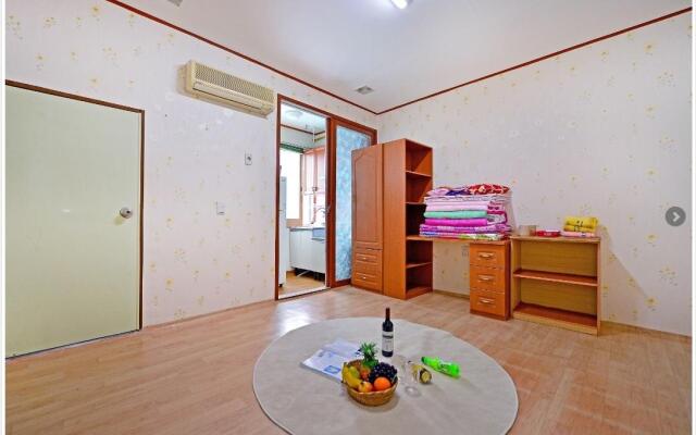 Jeonju Hanokmaeul Seongsim Haeoreum