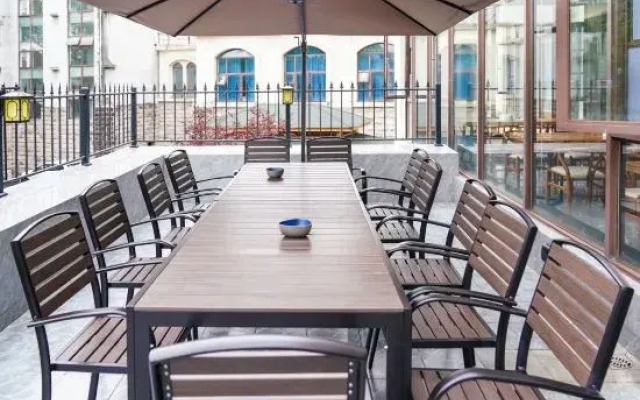 Qingcheng Tianren Hotel