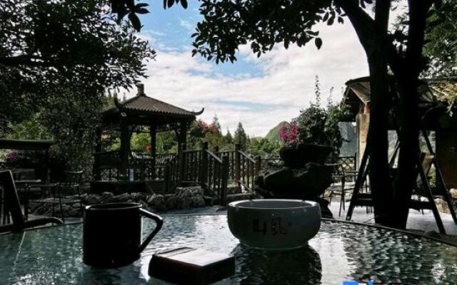 Xingyi Mountain Breeze Inn