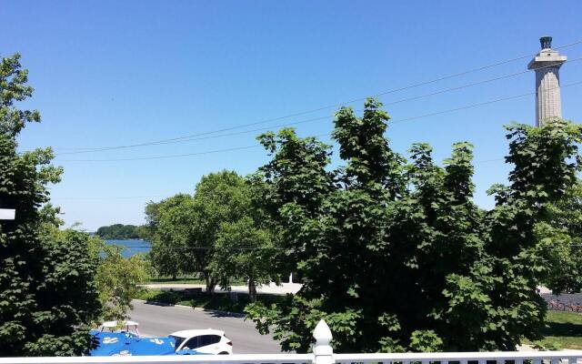 Harbour Square Suites