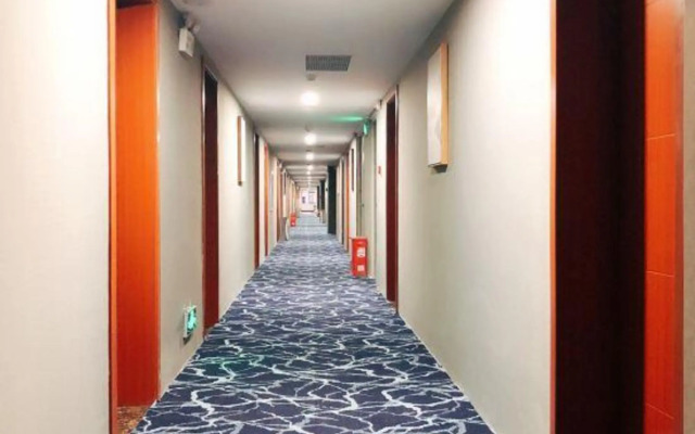 Ganzhou Tomato Hotel (University Town Cultural Plaza)